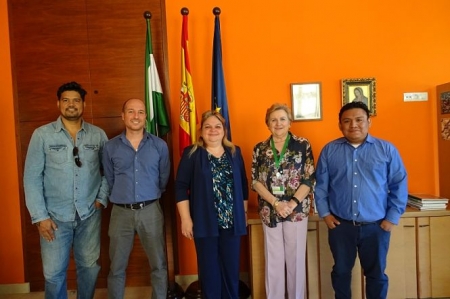 El equipo de profesionales del OBESNNA, recibidos por la directora gerente de la EASP Blanca Fernández-Capel, y el director de OIA Fracisco Alaminos (EASP)