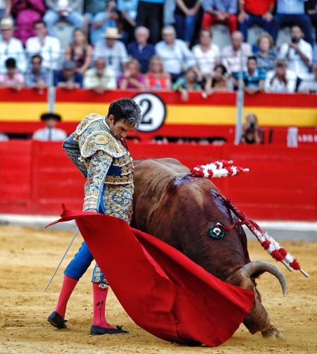 Momento de la faena de José Tomás (LANCES DE FUTURO)