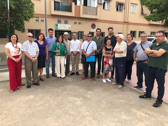 Miembros del PSOE se concentraron en las puertas del Centro de Salud del Cerrillo de Maracena (PSOE) Miembros del PSOE se concentraron en las puertas del Centro de Salud del Cerrillo de Maracena (PSOE)