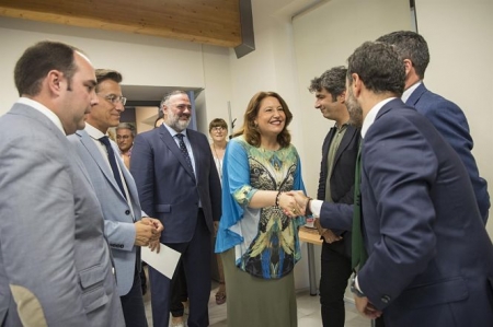 Carmen Crespo, en la firma del contrato de obra de la ampliación de la EDAR Oeste-Los Vados (JUNTA DE ANDALUCÍA) 