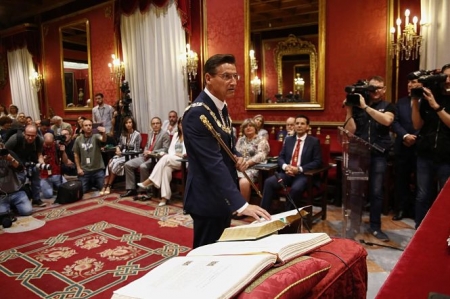 Eleccion del nuevo alcalde de Granada, Luis Salvador, de Ciudadanos (ÁLEX CÁMARA) 