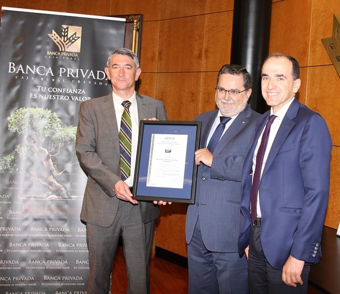 El Servicio De Banca Privada De Caja Rural Granada Obtiene El Certificado De Calidad De Aenor (EUROPA PRESS) El Servicio De Banca Privada De Caja Rural Granada Obtiene El Certificado De Calidad De Aenor (EUROPA PRESS)