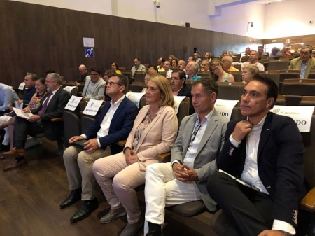 Luisa García Chamorro en la asamblea de la Junta de compensación de Playa Granada (ayto. motril)