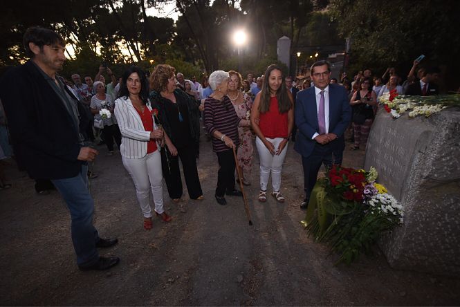 Quinto homenaje de la Diputación de Granada a las víctimas de la guerra civil (R. MARTÍNEZ / DIPGRA) Quinto homenaje de la Diputación de Granada a las víctimas de la guerra civil (R. MARTÍNEZ / DIPGRA)