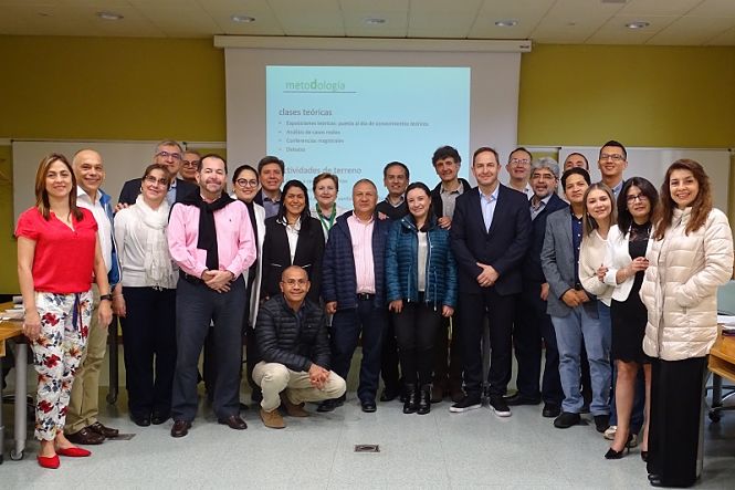 Profesionales sanitarios de Colombia durante su pasantía en abril de 2019 sobre Atención en Enfermedad Cardiopulmonar Crónica en la EASP (EASP) Profesionales sanitarios de Colombia durante su pasantía en abril de 2019 sobre Atención en Enfermedad Cardiopulmonar Crónica en la EASP (EASP)