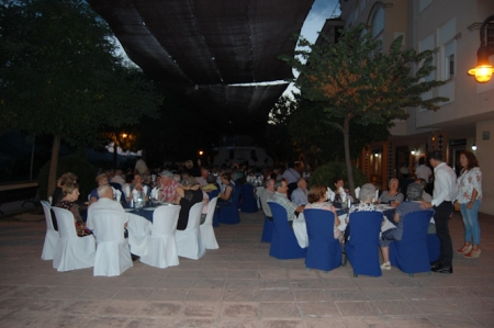 La Cena para los mayores es una de las actividades de las Fiestas de Cenes de la Vega (AYTO. CENES DE LA VEGA)