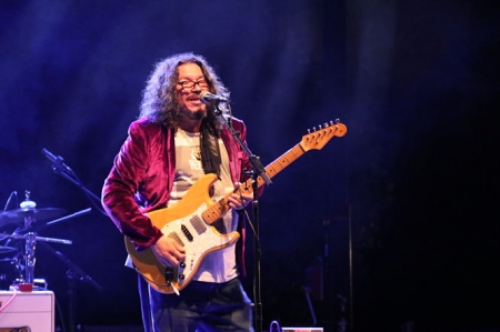 Raimundo Amador durante el concierto en La Herradura (AYTO. ALMUÑÉCAR)