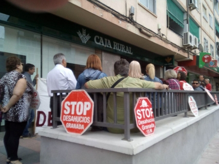 Concentración de Stop Desahucios (STOP DESAHUCIOS 15 M)