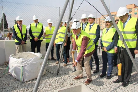 Javier Imbroda pone la primera piedra de las obras del Estadio de La Juventud (JUNTA) 