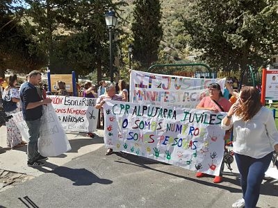 Concentración para reclamar más unidades y profesorado (USTEA) 