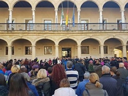 Concentración por los fallecidos en la Pirotecnia `Maria Angustias` (ARCHIVO)