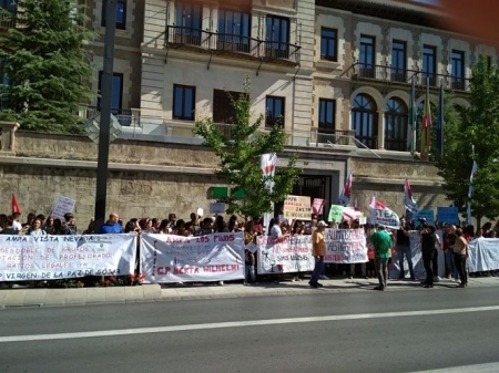 Concentración en la Delegación de Educación (JUNTA)