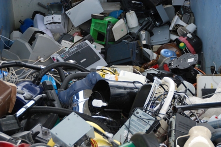 Material reciclado por la Facultad de Ciencias (UGR) 