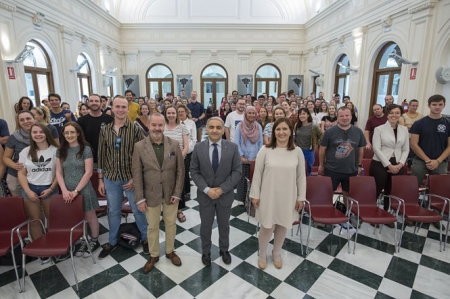 El Delegado de Educación ha dado la bienvenidad a los nuevos auxiliares de conversación (J.M. GRIMALDI)