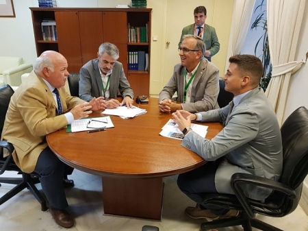 El consejero de Salud, Jesús Aguirre ha visitado Órgiva (AYTO. ÓRGIVA)