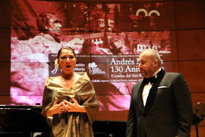 La soprano Montserrat Martí y el barítono Luis Santana durante la actuación (ELOY MORALES)