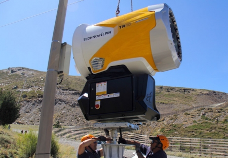 Sierra Nevada estrena nuevos cañones de nieve artificial (CETURSA) 