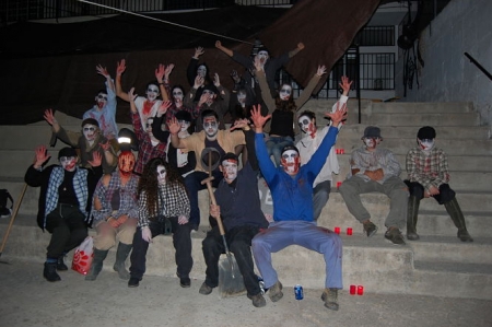 Voluntarios del pasaje del terror de otro año (AYTO. CENES DE LA VEGA)
