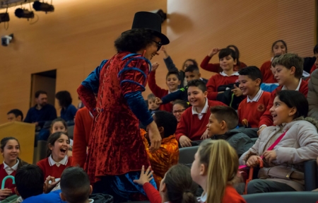 Los niños/as disfrutarán de la magia (HOCUS POCUS) 
