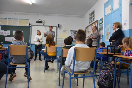 Pedro Fernández, Alcalde de Baza responde a las preguntas escolares (AYTO. BAZA)