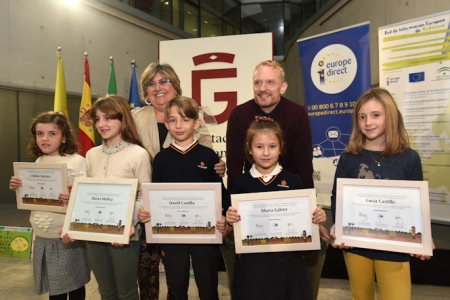 Entrega de diplomas a los escolares (R. MARTÍNEZ /DIPGRA) 