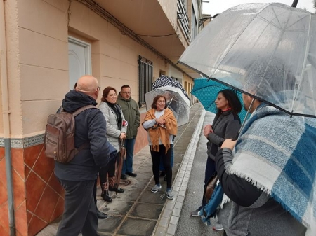 Miembros de IU han visitado la barriada de la pulga de Santa Fe (IU) 