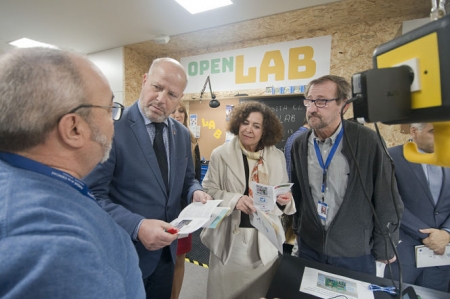 El Consejero de Educación, Javier Imbroda ha acudido a la inauguración (PARQUE DE LAS CIENCIAS)