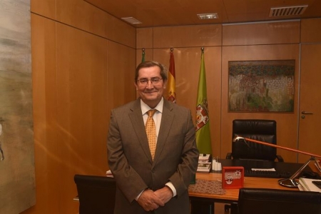 El presidente de la Diputación de Granada, José Entrena, en la entrevista a Europa Press (M. JIMÉNEZ / DIPUTACIÓN)
