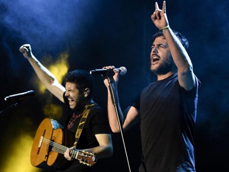 Momento de un concierto de Estopa 