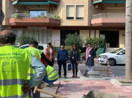 Obras en una calle de Almuñécar (AYTO. ALMUÑÉCAR)