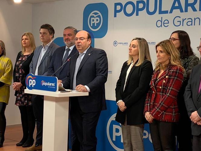 El presidente provincial del PP de Granada, Sebastián Pérez, junto a la otros altos cargos políticos del partido en Granada (PP) El presidente provincial del PP de Granada, Sebastián Pérez, junto a la otros altos cargos políticos del partido en Granada (PP)