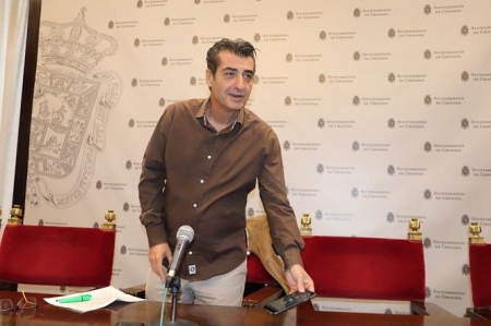 El portavoz del grupo municipal de Podemos-IU en Granada, Antonio Cambril (PODEMOS-IU)