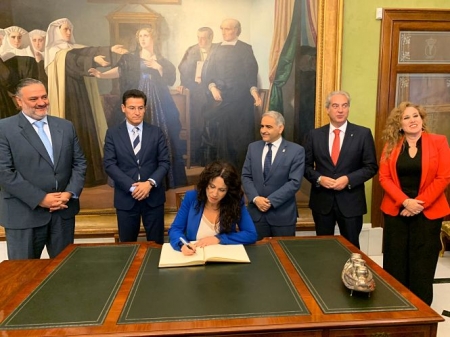La Consejera de Igualdad en una visita al Ayuntamiento de Granada (AYTO. GRANADA) 