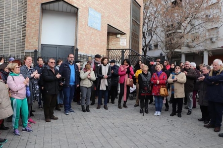 Imagen de la concentración celebrada en la parroquia del Distrito de La Paz de Granada (PODEMOS-IU)