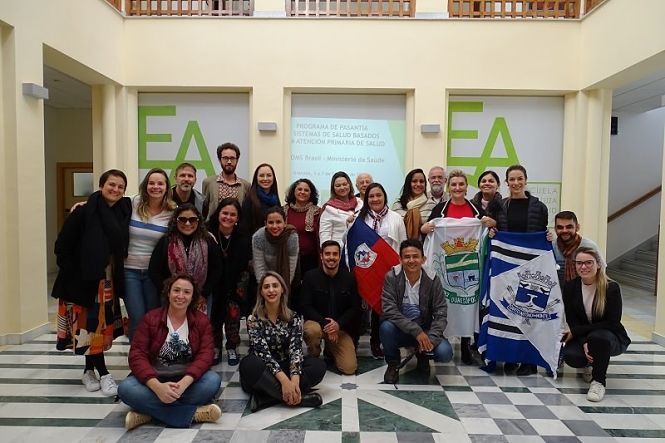 Grupo de pasantes de Brasil y profesorado de la EASP al inicio de la pasantía (JUNTA DE ANDALUCÍA)