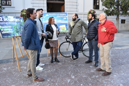 Miembros de IU han explicado la campaña (IU) 