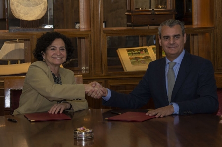 Imagen de la firma del convenio (UGR) 