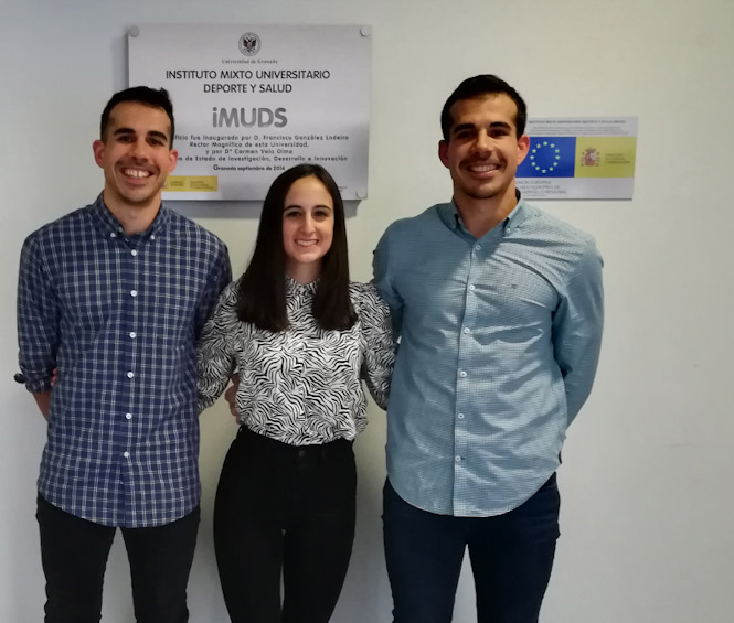 Los autores de este trabajo, en el Instituto Mixto Universitario Deporte y Salud (iMUDS) de la UGR (UNIVERSIDAD DE GRANADA) Los autores de este trabajo, en el Instituto Mixto Universitario Deporte y Salud (iMUDS) de la UGR (UNIVERSIDAD DE GRANADA)