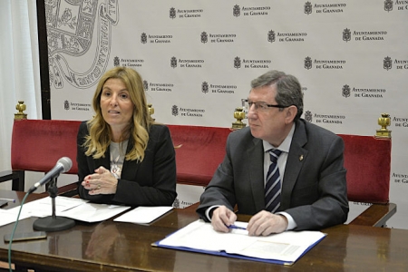 Luis González y Eva Martín en rueda de prensa (JAVIER ALGARRA)