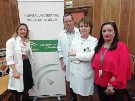 La directora gerente , María Ángeles García, junto a organizadores de la sesión infromativa sobre VPH (JUNTA DE ANDALUCÍA)