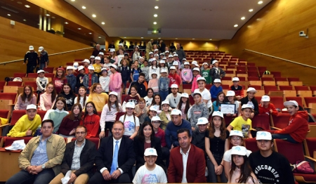 Alumnos del Colegio de Salar que han visitado Diputación (R. MARTÍNEZ / DIPGRA) 