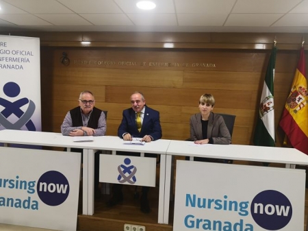 El Presidente del Colegio de enfermeriea de Granada, Jacinto Escobar en rueda de prensa (CODEGRA)