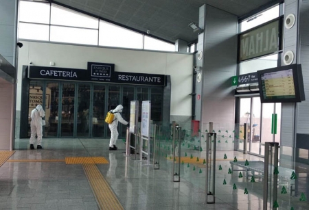 La UME desinfecta la estación de tren de Granada (SUBDELEGACIÓN DEL GOBIERNO EN GRANADA) 