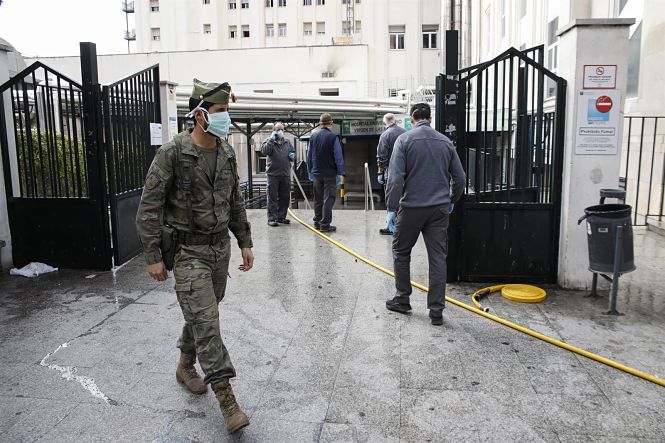 Los Legionarios acuden a Granada para prestar servicio de informacion por la cuarentena del Coronavirus (ÁLEX CÁMARA - EUROPA PRESS) Los Legionarios acuden a Granada para prestar servicio de informacion por la cuarentena del Coronavirus (ÁLEX CÁMARA - EUROPA PRESS)