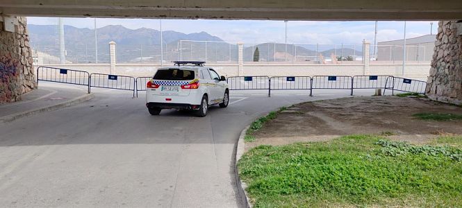 Cierre de accesos en Salobreña para el cumplimiento del estado de alarma (AYUNTAMIENTO DE SALOBREÑA) Cierre de accesos en Salobreña para el cumplimiento del estado de alarma (AYUNTAMIENTO DE SALOBREÑA)
