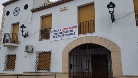 Fachada del Ayuntamiento de Láchar, en una imagen de archivo (IU)