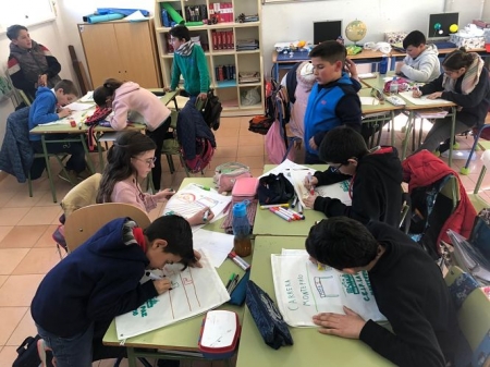 Escolares en un Colegio de Montefrío (AYTO. MONTEFRÍO) 