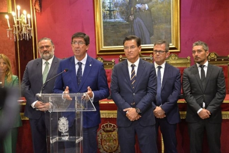 Juan Marín durante su visita al Ayuntamiento de Granada (JAVIER ALGARRA/ARCHIVO)