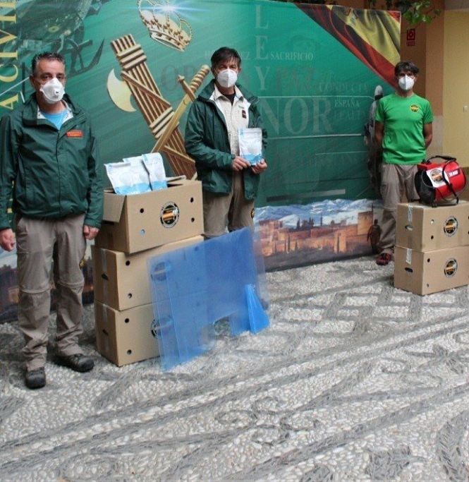 La AGCS dona 5.000 mascarillas a la Comandancia de Granada (ASOCIACIÓN DE GUARDIAS CIVILES SOLIDARIOS) La AGCS dona 5.000 mascarillas a la Comandancia de Granada (ASOCIACIÓN DE GUARDIAS CIVILES SOLIDARIOS)
