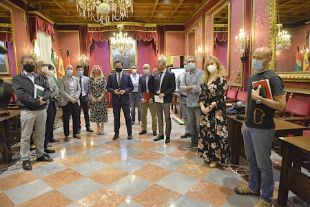 Imagen del encuentro con alcaldes del área metropolitana (JAVIER ALGARRA /AYUNTAMIENTO) 